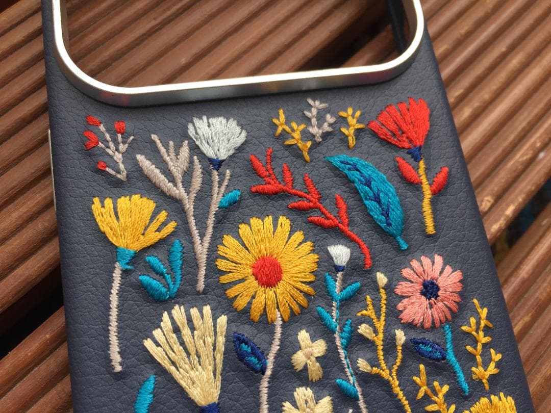 可愛い刺繍【OtterBox iPhone17 Pro Max】オッターボックス