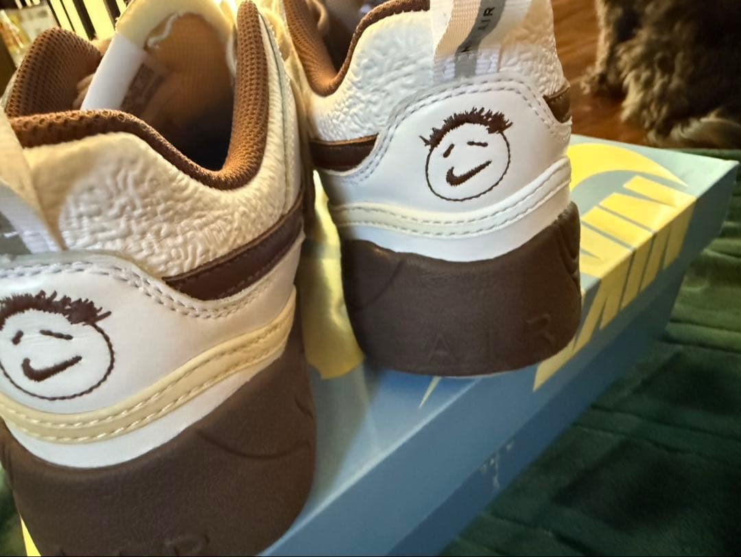 Travis Scott × Nike Zoom Field Jaxx