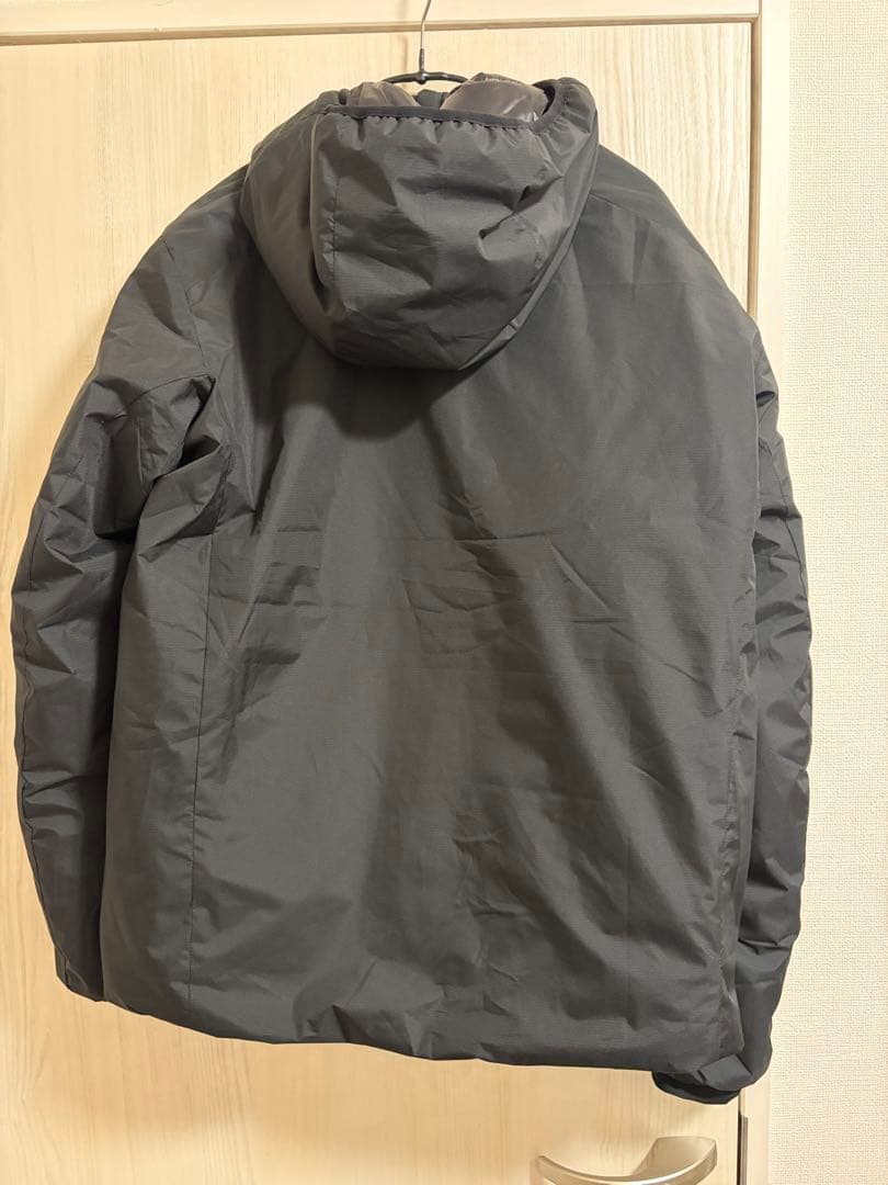 アークテリクス　アトムフーディ　AR Mサイズ　試着のみ　黒