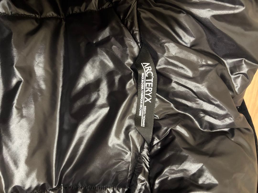 アークテリクス　アトムフーディ　AR Mサイズ　試着のみ　黒