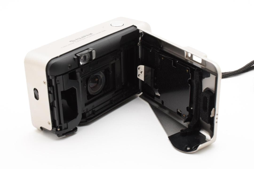 富士フィルム　FUJIFILM TIARA ZOOM コンパクトフィルムカメラ