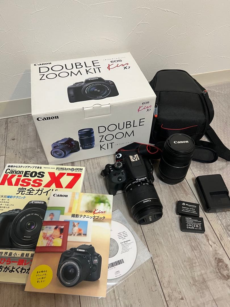 Canon EOS Kiss X7 ダブルズームキット　ケース付き