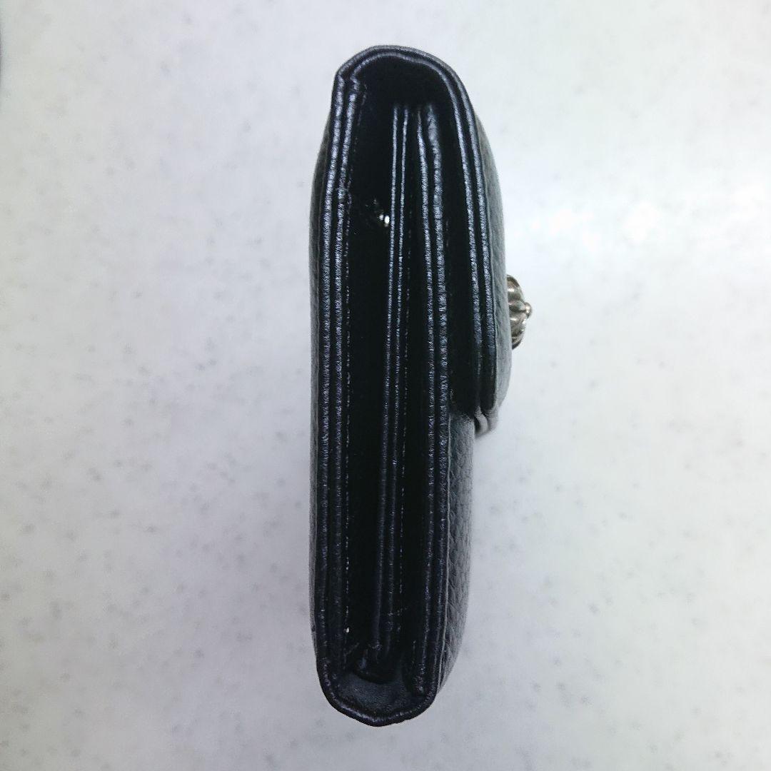 ウェーブウォレット 長財布 ブラック　ボタン付き