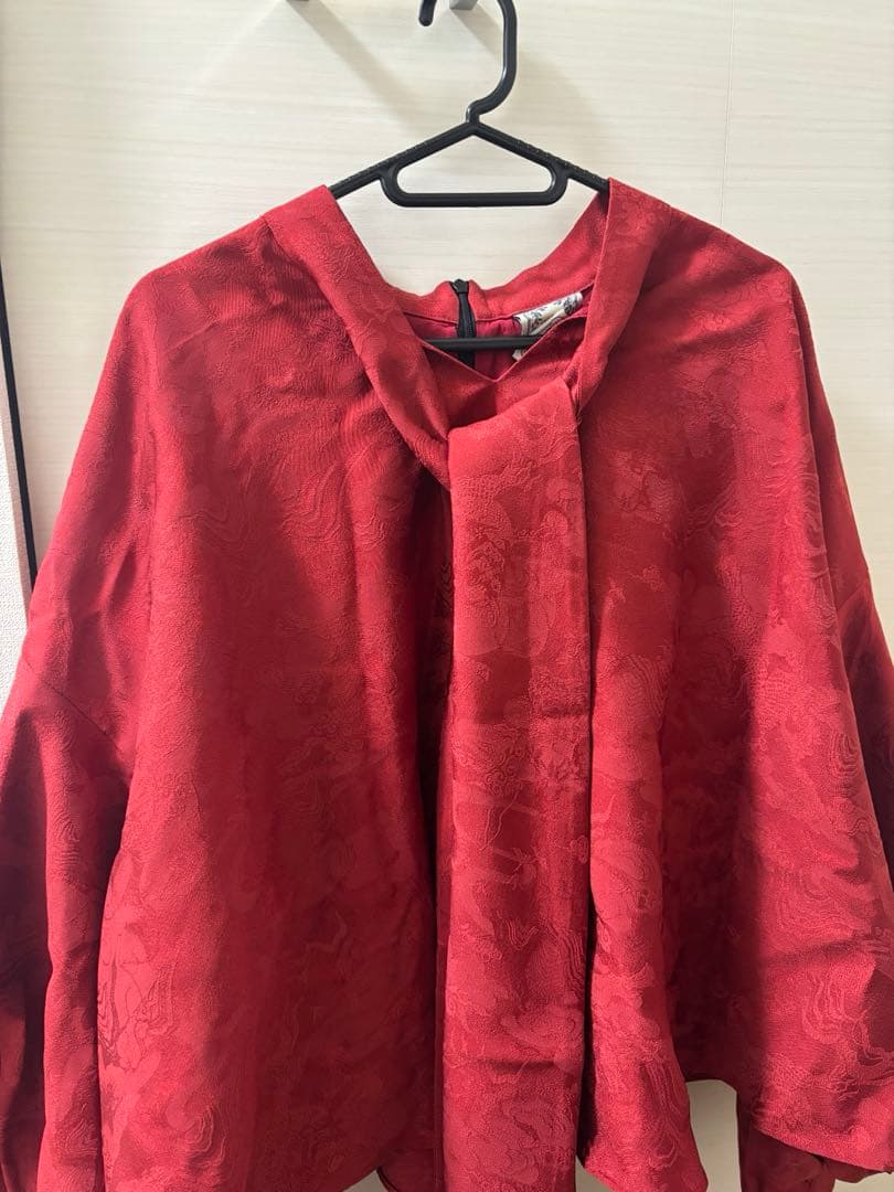 TWENTIES 《スーベニアショップに寄ろう》バルーンスリーブリボントップス