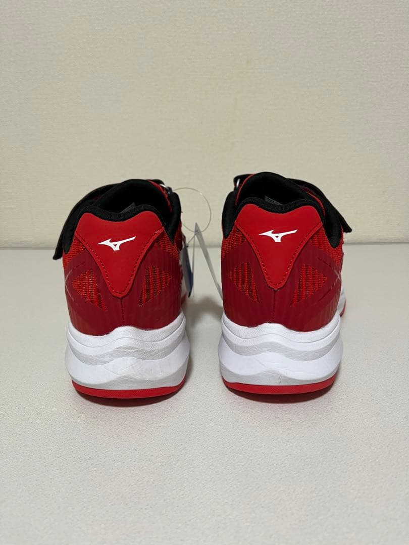 新品未使用　Mizuno ウェーブライトレボランエリート