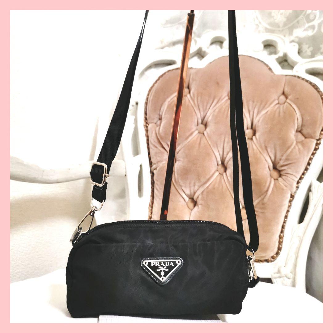 【美品】プラダPRADAポーチ 黒 新品ショルダープレゼント鑑定済！