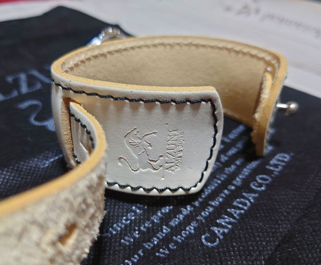 ALZUNI／アルズニ／ホワイトレザー／腕時計／稼動品