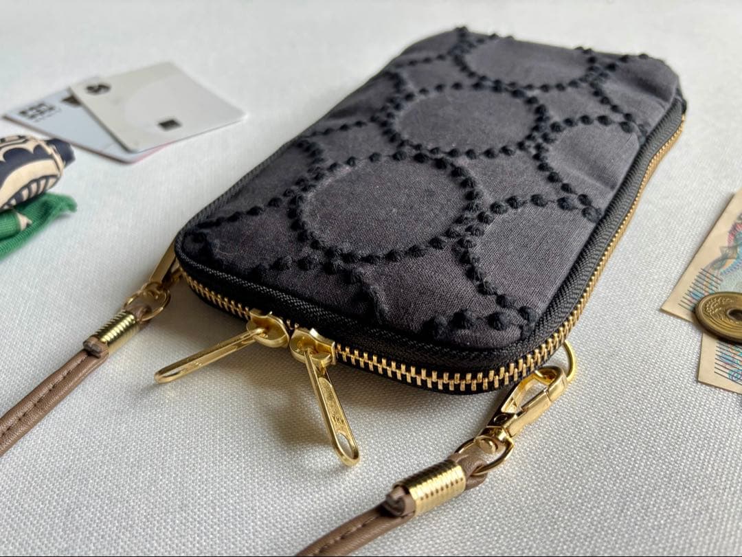 ★ぴよ吉【スマホショルダー／キーポーチ】タンバリン チャコール×ブラック