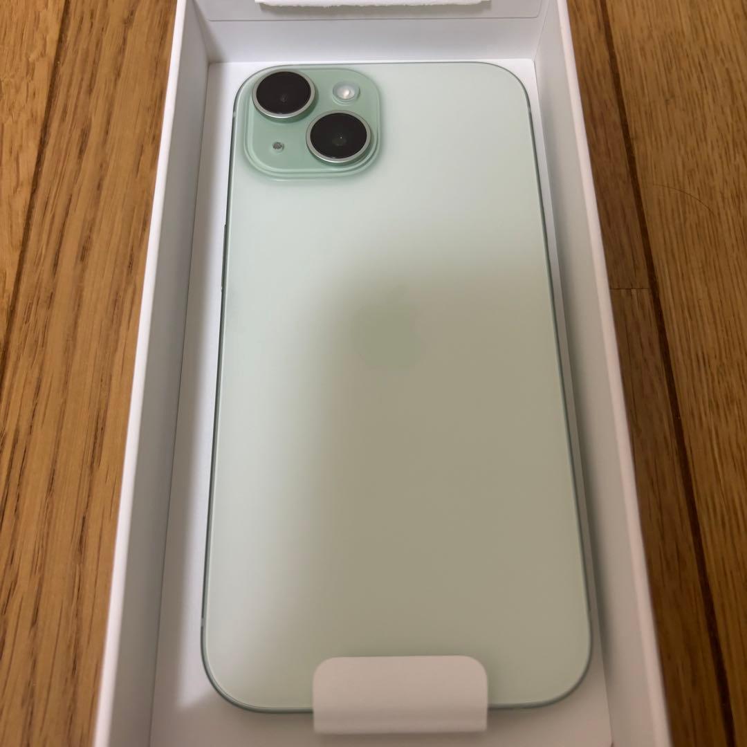 iPhone15 グリーン　125GB SIMフリー