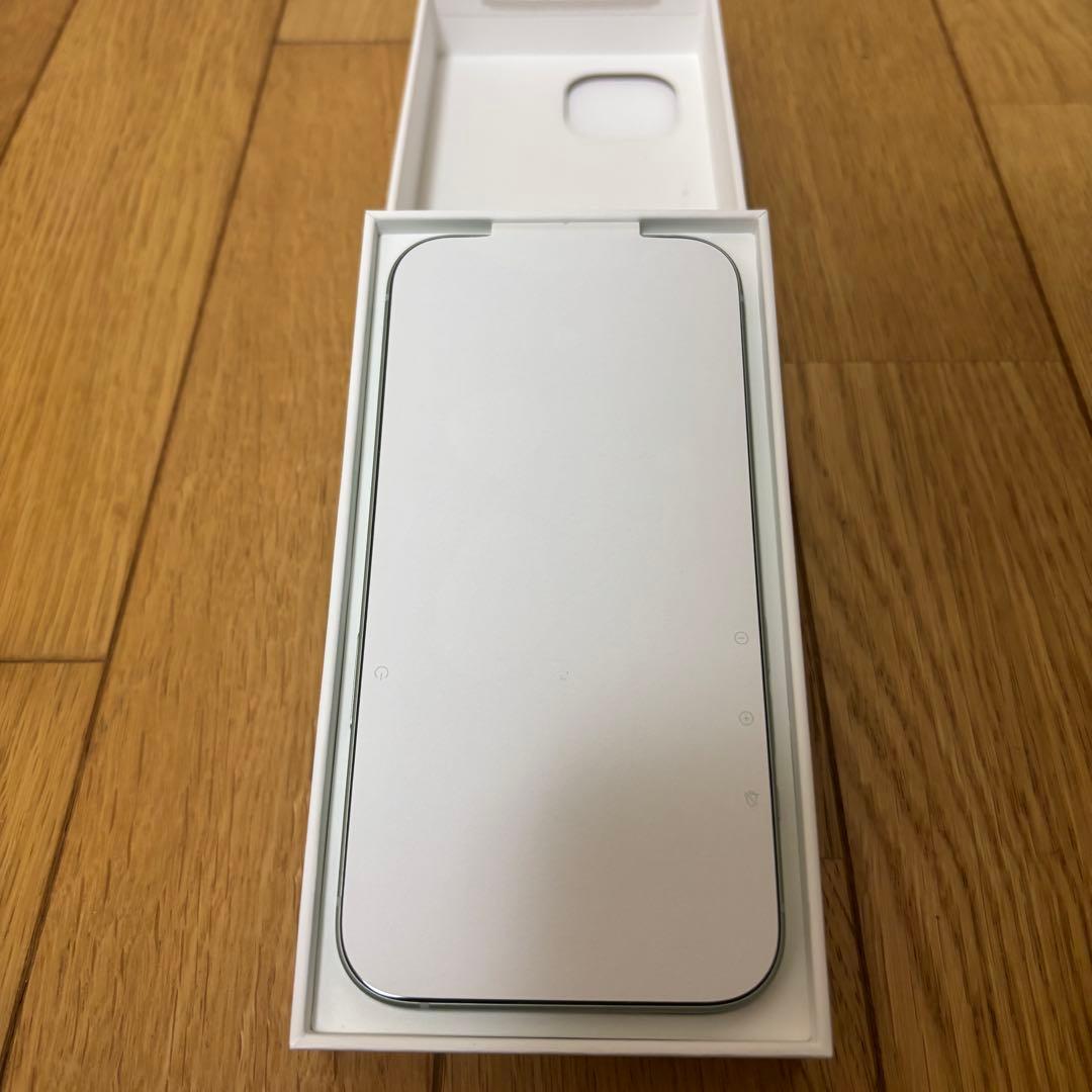 iPhone15 グリーン　125GB SIMフリー