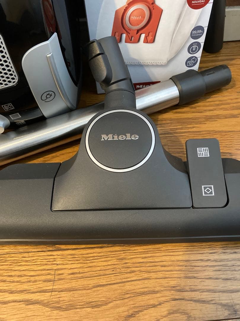 Miele 掃除機　ブラック