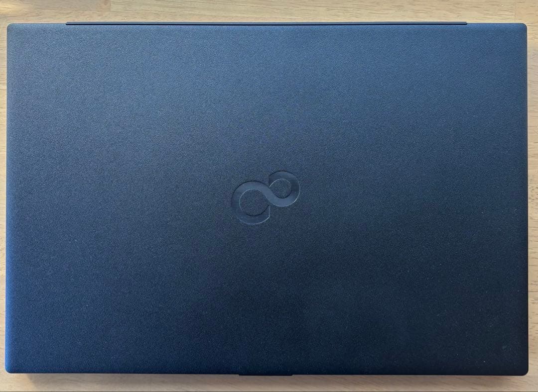 【超美品】数回使用のみ　富士通ノートパソコン Windows11 SSD 軽量