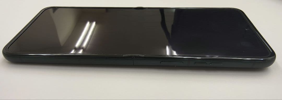 RAZR 60 ULTRA　click'sケース付