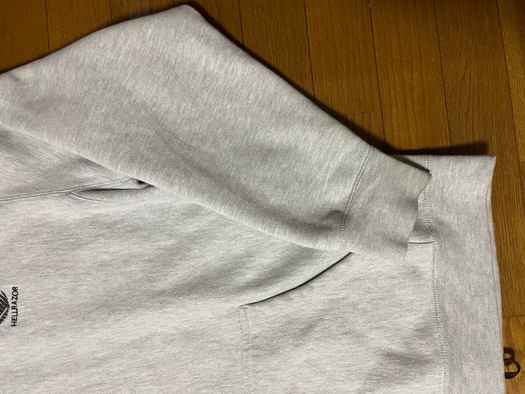 ジ*ン様 hellrazor HELLRAZOR グレー パーカー 刺繍　スケー
