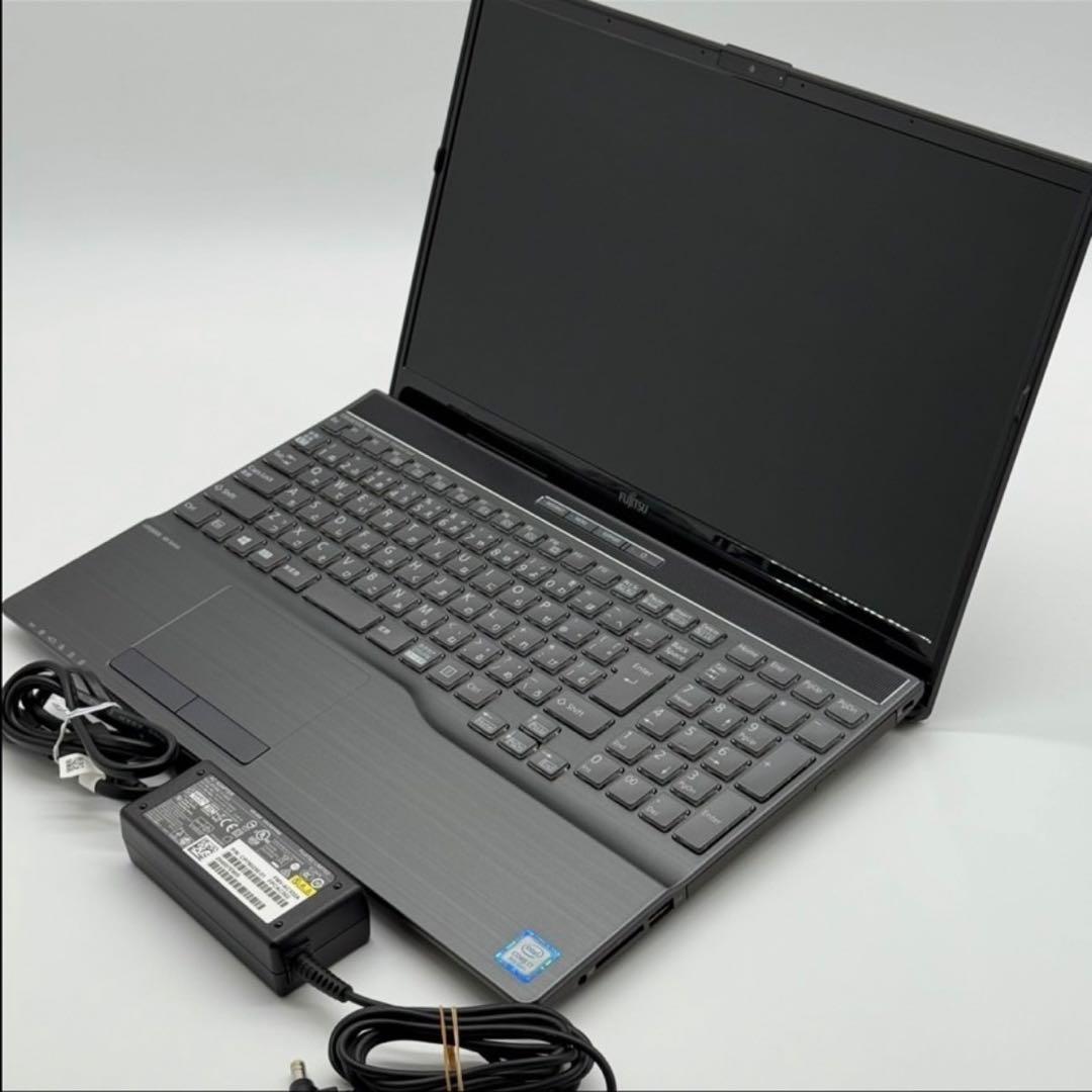 ノートパソコン 8世代CORE i7 富士通 メモリ8GB ストレージ無し