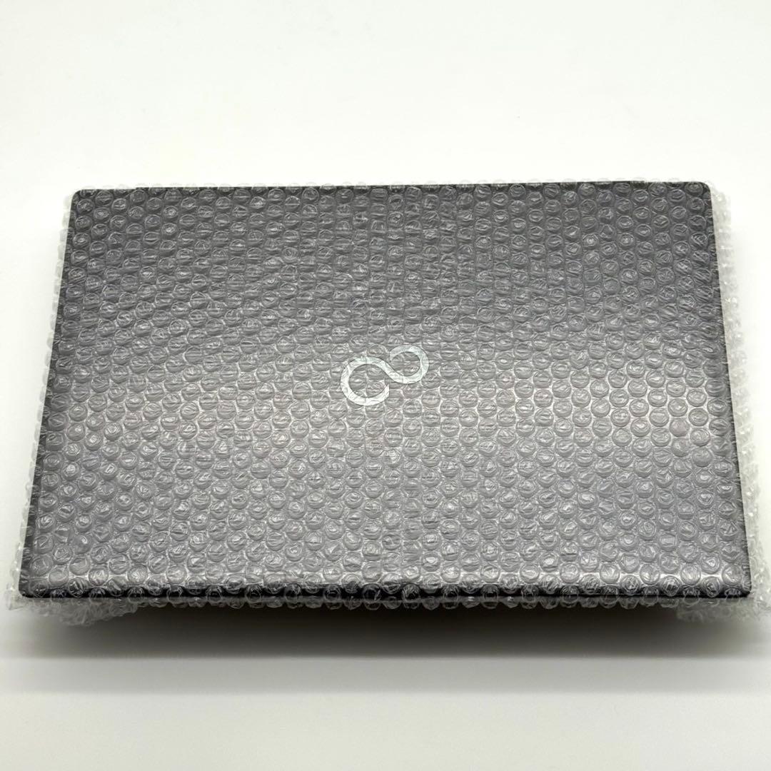 ノートパソコン 8世代CORE i7 富士通 メモリ8GB ストレージ無し