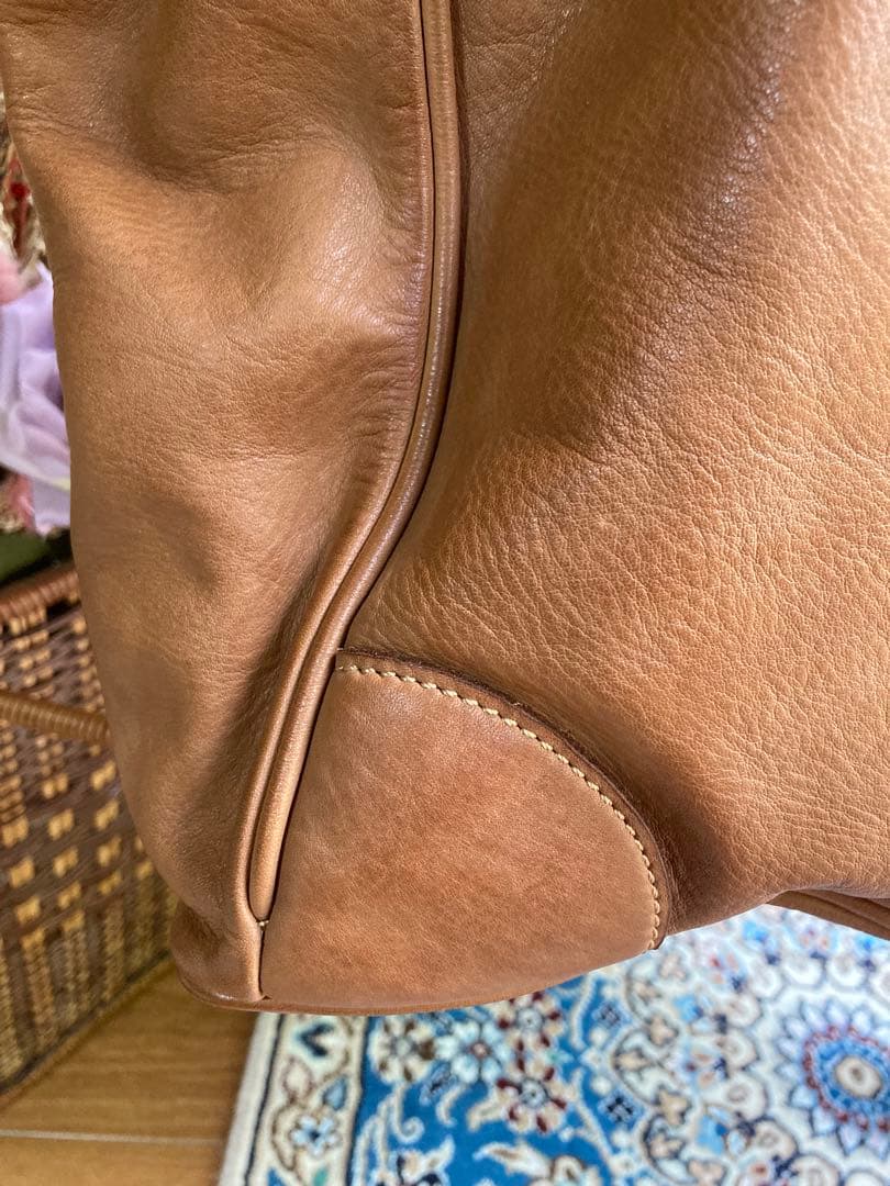 ジェニュインレザーバック