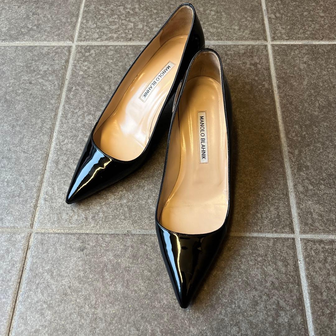 MANOLO BLAHNIK マノロブラニク エナメルパンプス 38 24 黒
