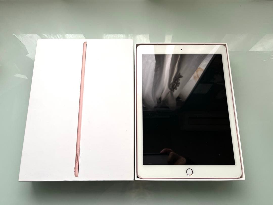 Apple iPad Pro 9.7インチ（第一世代）ローズゴールド+ケース