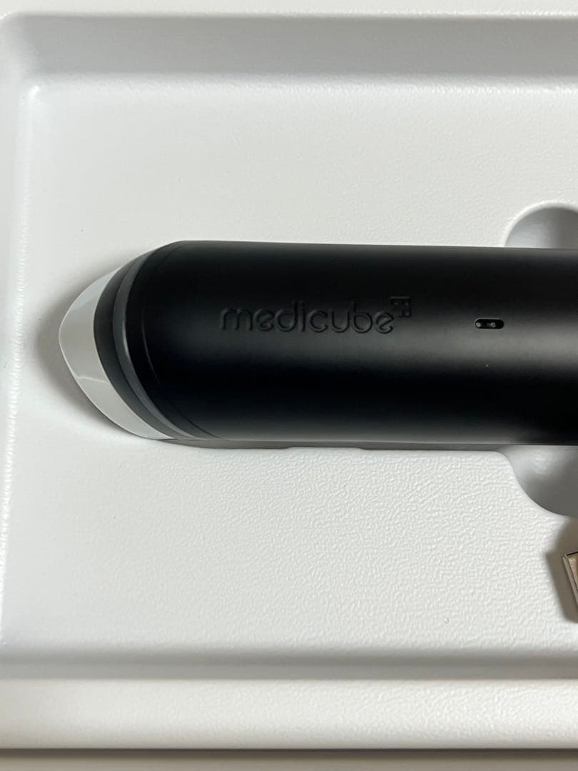 メディキューブAGE-R BOOSTER PRO 美顔器