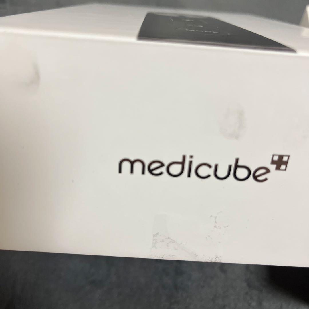 メディキューブAGE-R BOOSTER PRO 美顔器