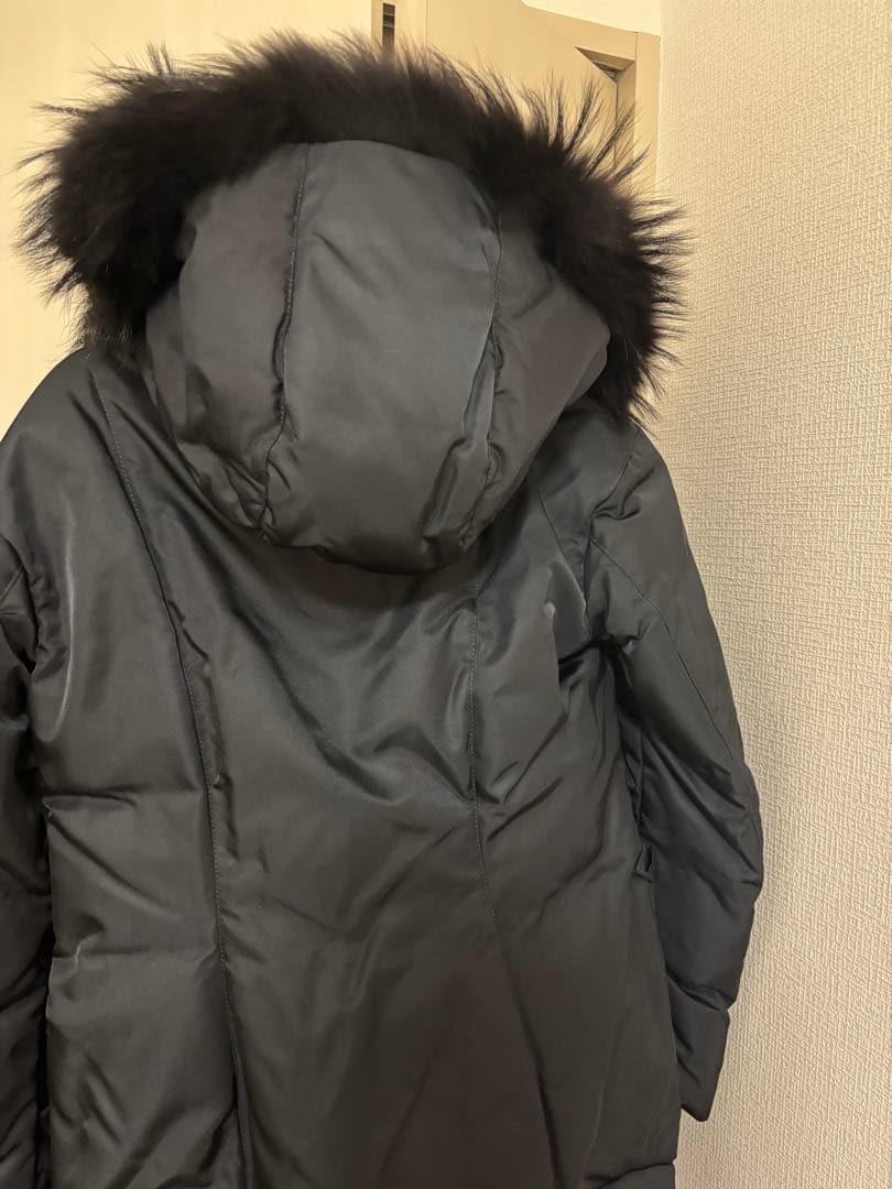 モンクレール　フード付きブラックダウン　レディース　最終値下げ