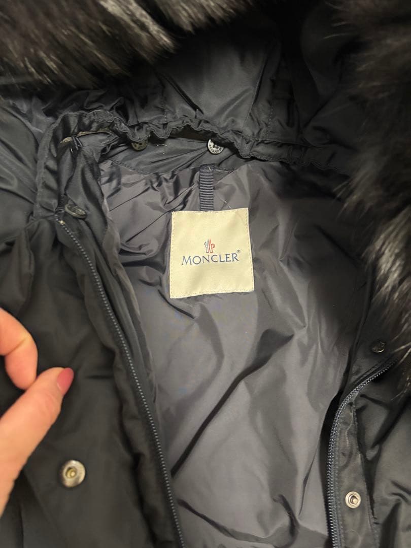 モンクレール　フード付きブラックダウン　レディース　最終値下げ