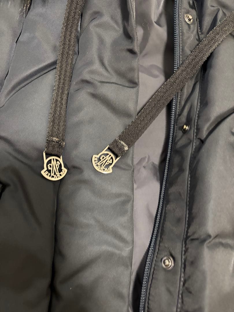 モンクレール　フード付きブラックダウン　レディース　最終値下げ