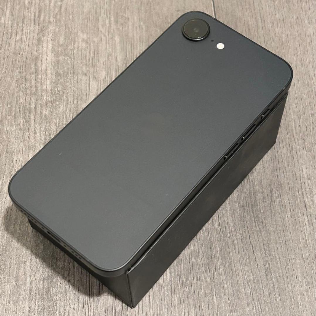 【新品同様】iPhone 16e｜256GB｜SIMフリー版　バッテリー100％