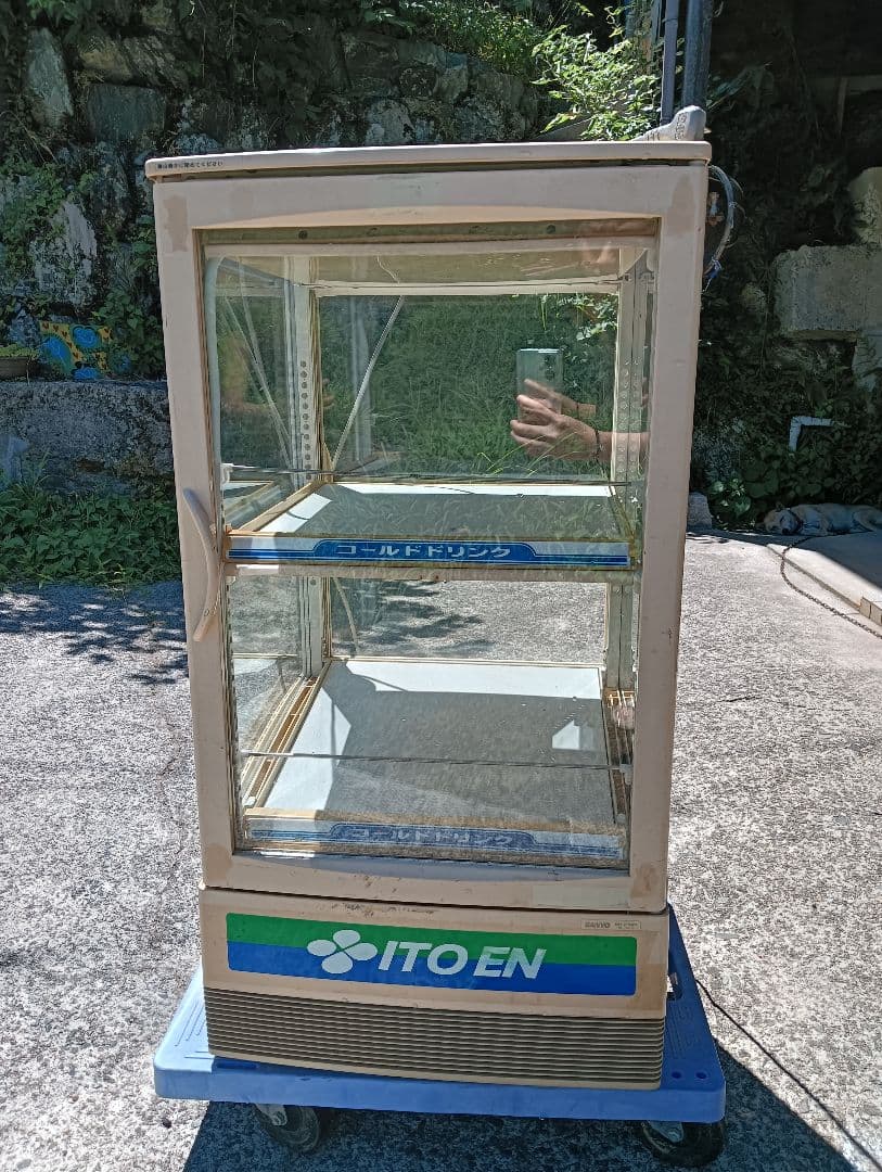 ITO EN 冷温庫　ショーケース SANYO 2段棚