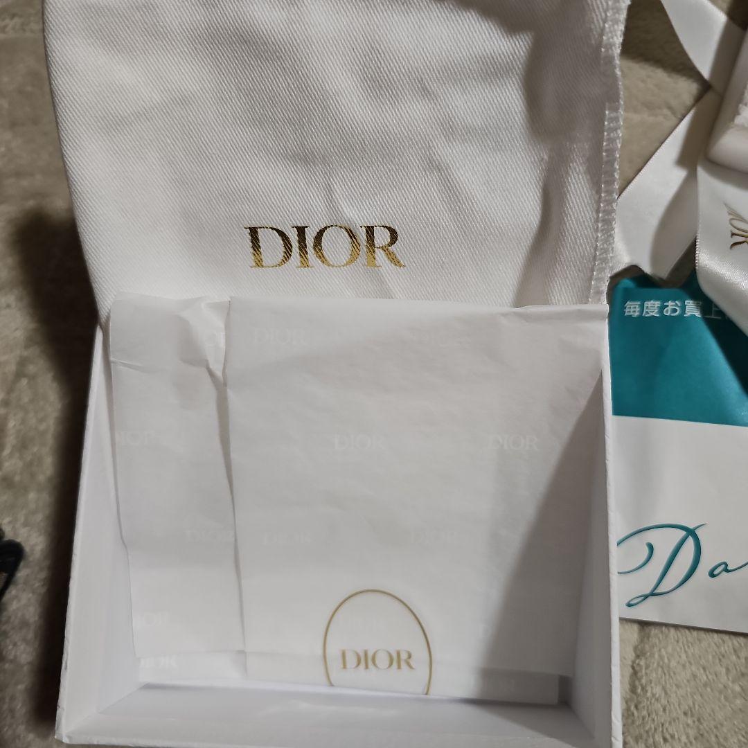 (iii)　　　Dior　三つ折り財布