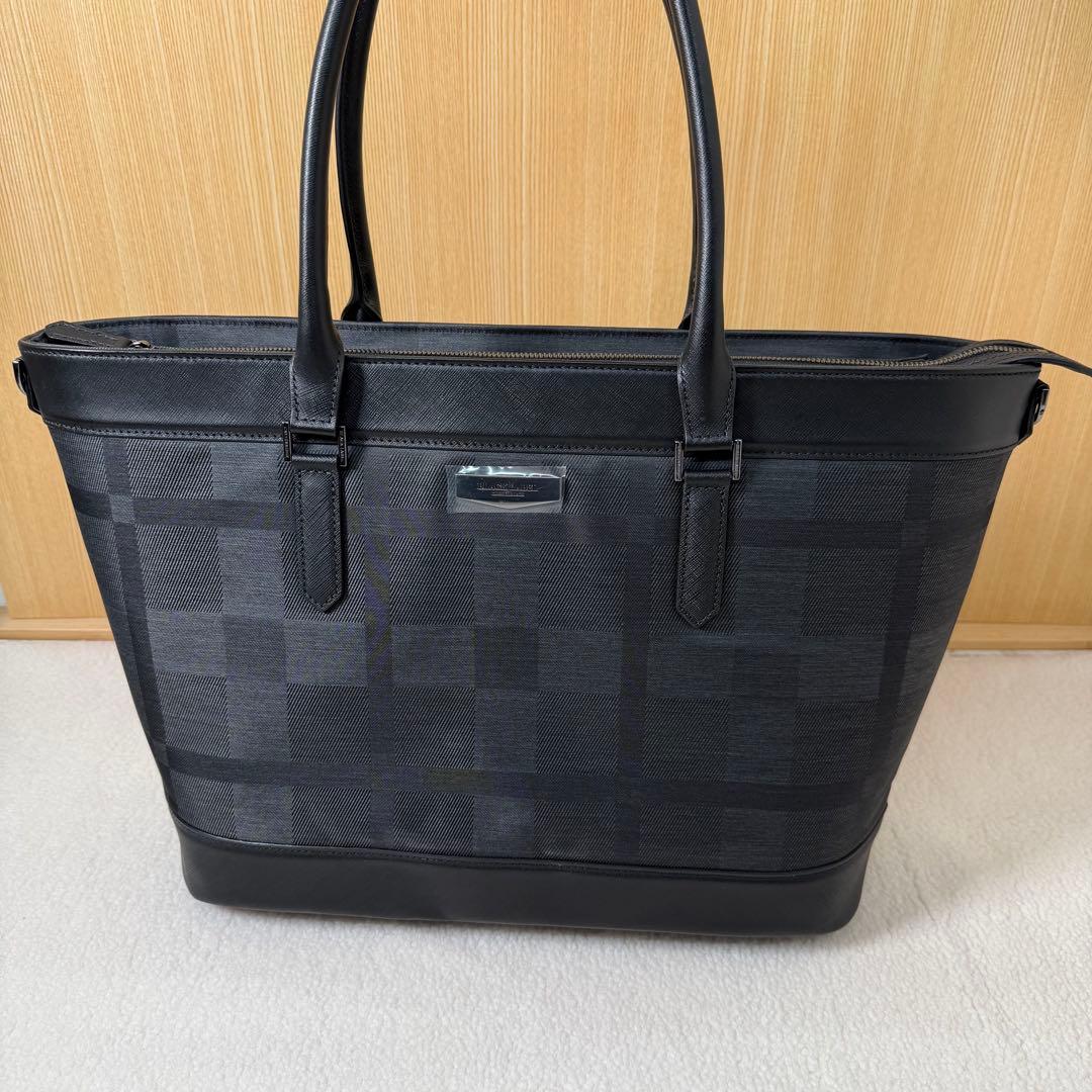 未使用品　ブラックレーベル クレストブリッジ エンボスレザー トートバッグ