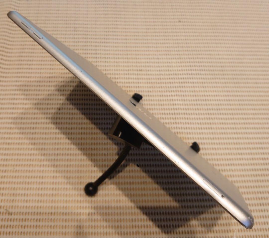 完動品SIMフリー液晶無傷iPad第6世代(A1954)本体32GB AJF8D