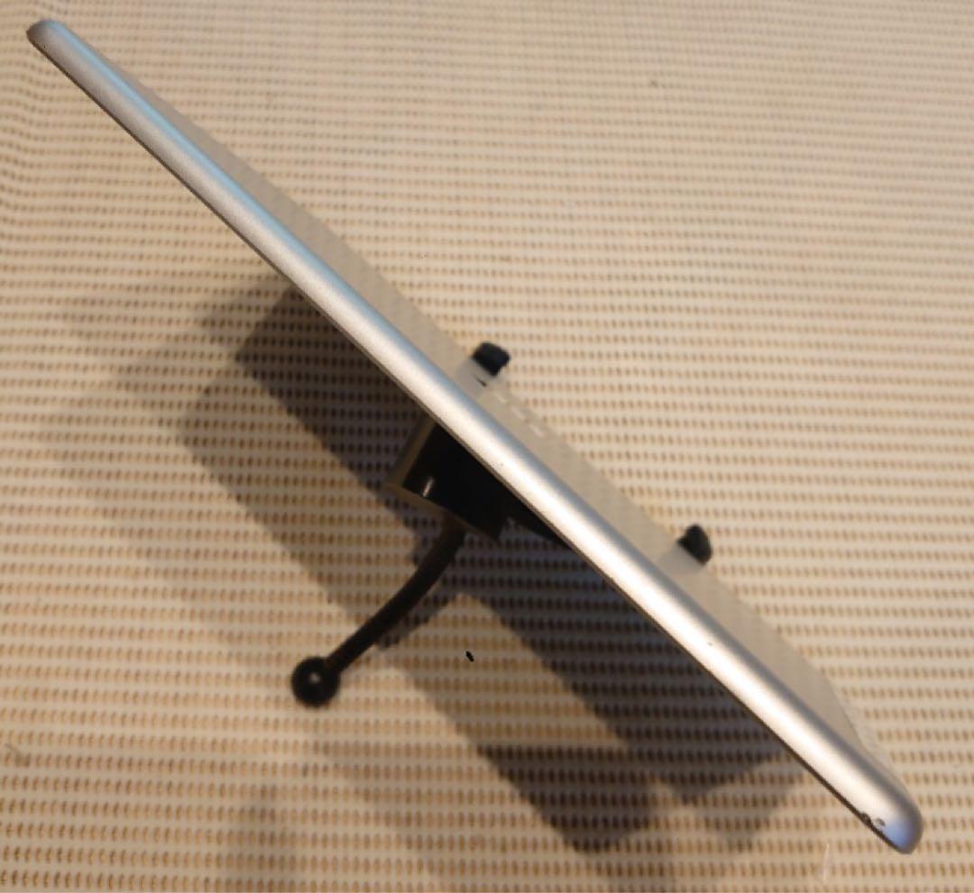 完動品SIMフリー液晶無傷iPad第6世代(A1954)本体32GB AJF8D