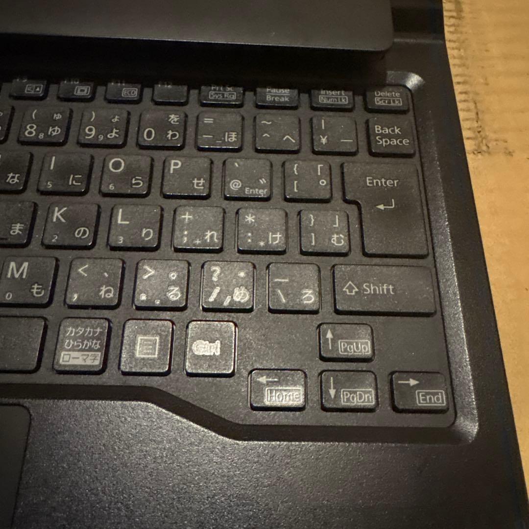 富士通　Arrows Tab Q7311/FB タブレットPC SSD256GB