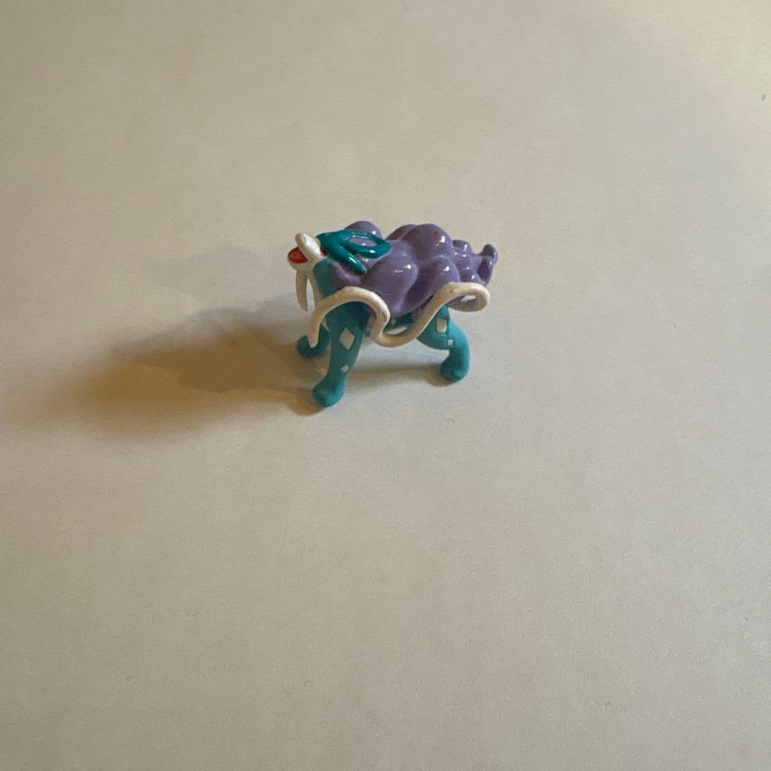 d*2様 スイクン　フィギュア　ポケモン