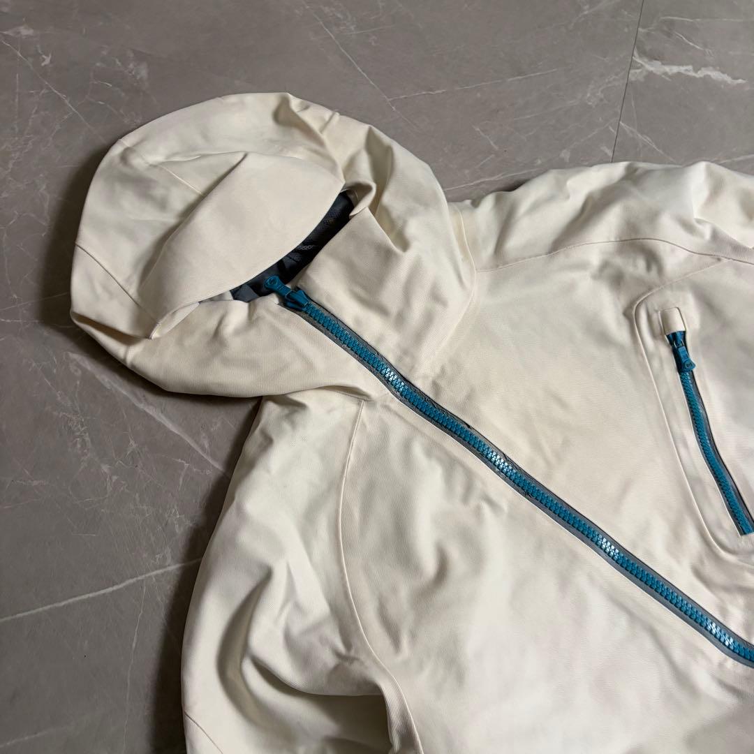 XLサイズ BURTON AK　バートン　ジャケット　ゴアテックス　クール　白