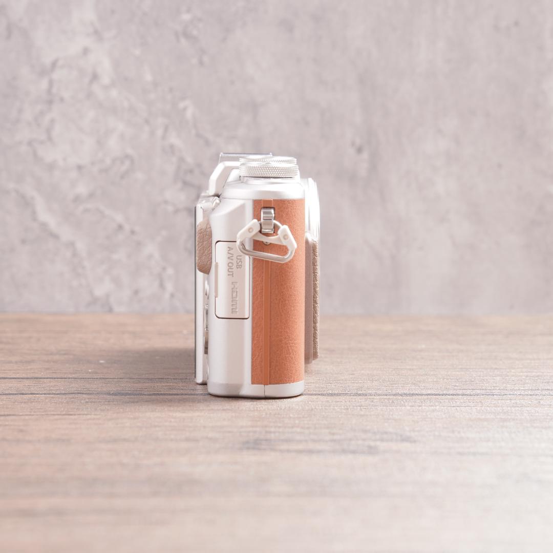 ショット数6029回で美品✨自撮り✨OLYMPUS PEN E-PL8　1093