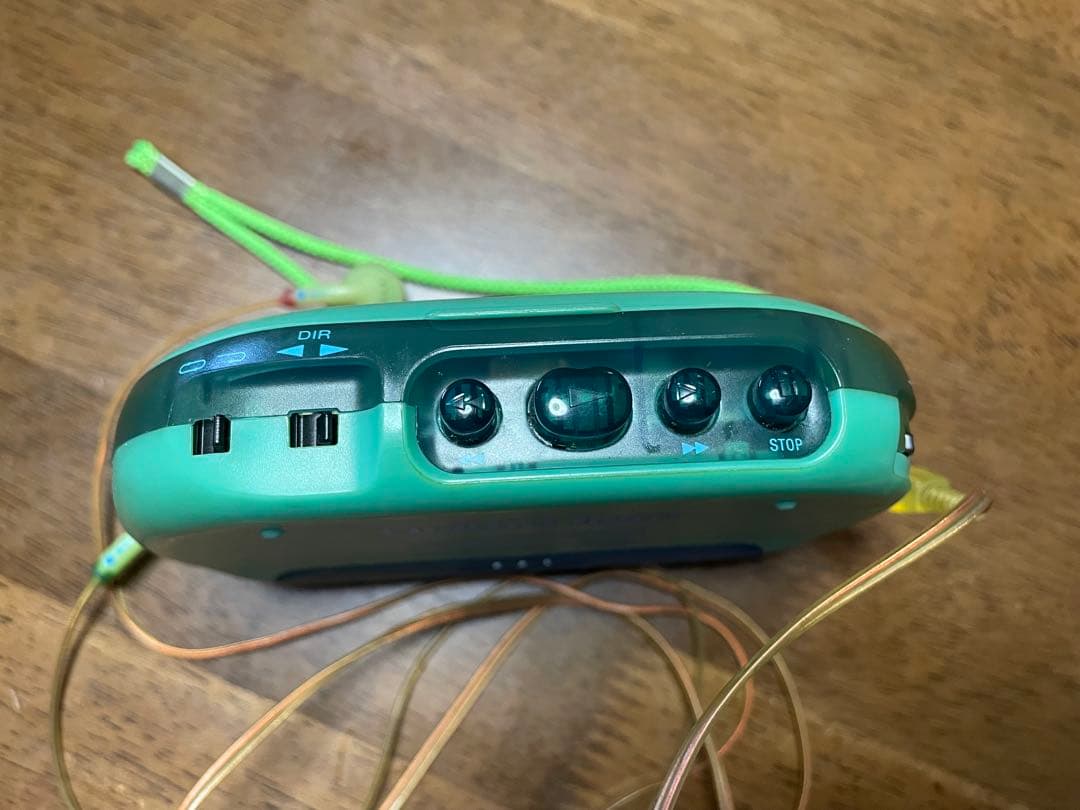 SONY ソニー ウォークマン WM-EQ3 緑色 イヤフォン付き 蓄光 電池式