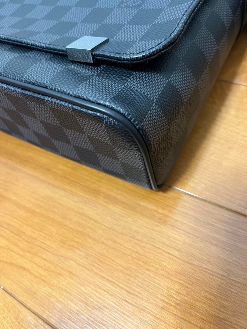 ルイヴィトン　ディストリクト　ダミエグラフィット