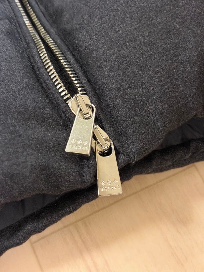 極美品 タトラス ドミッツィアーノ Rライン ダウンジャケット 黒 ブラック 1