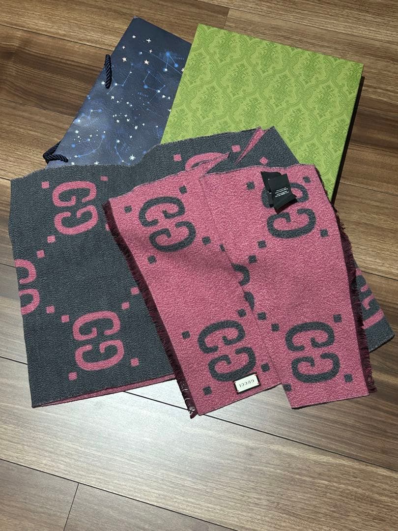 GUCCI ロゴ入りマフラー 37 x 190 cm 紙袋、箱なし