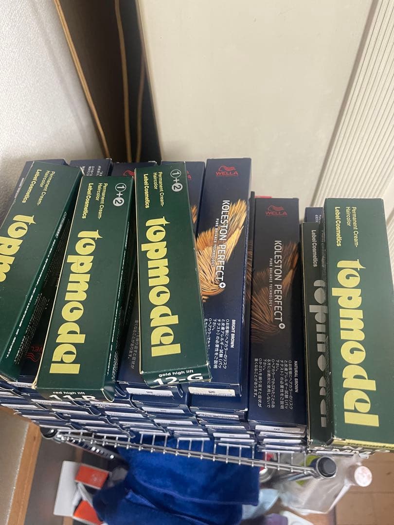 まとめ売りヘアカラーリング剤セット 8/03 7/04 6/03 45本