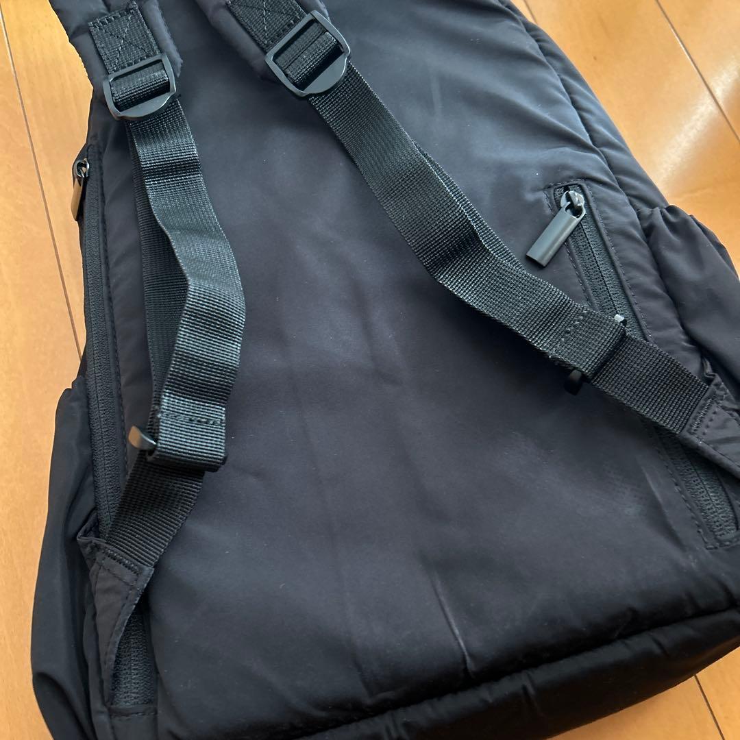 【emmi atelier】eco 撥水ミニギャザーボディーバックパック