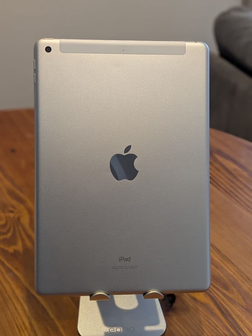 断*ン様 iPad8第8世代32GB SIMフリー