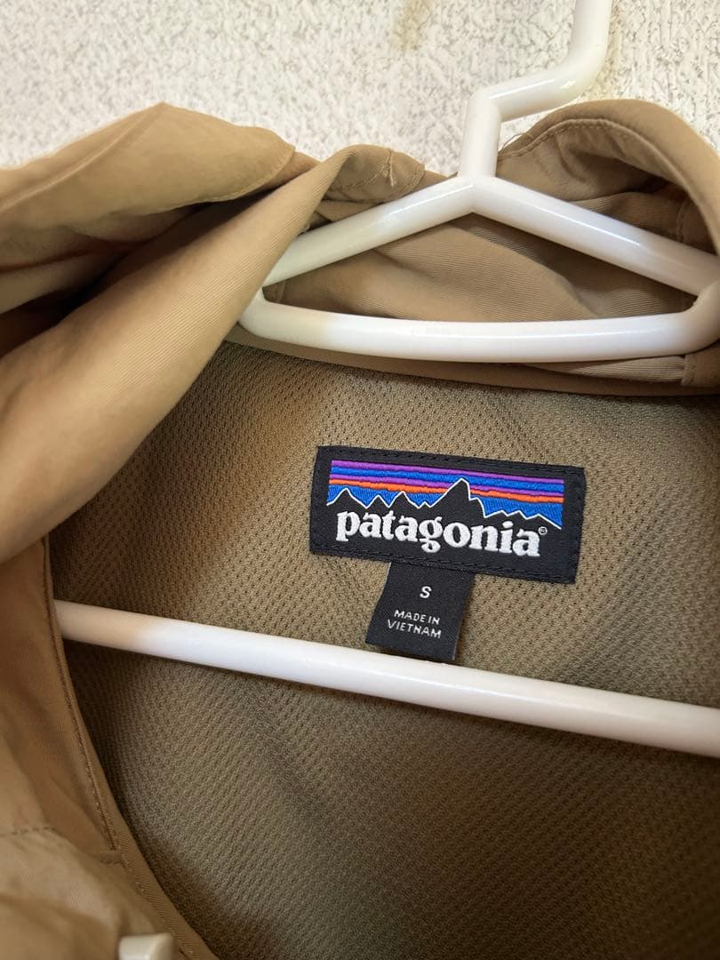 patagonia ベージュ マウンテンパーカー S