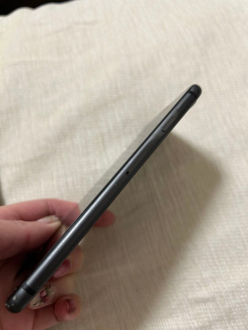 iPhone8本体SIMフリー【値下げ中】