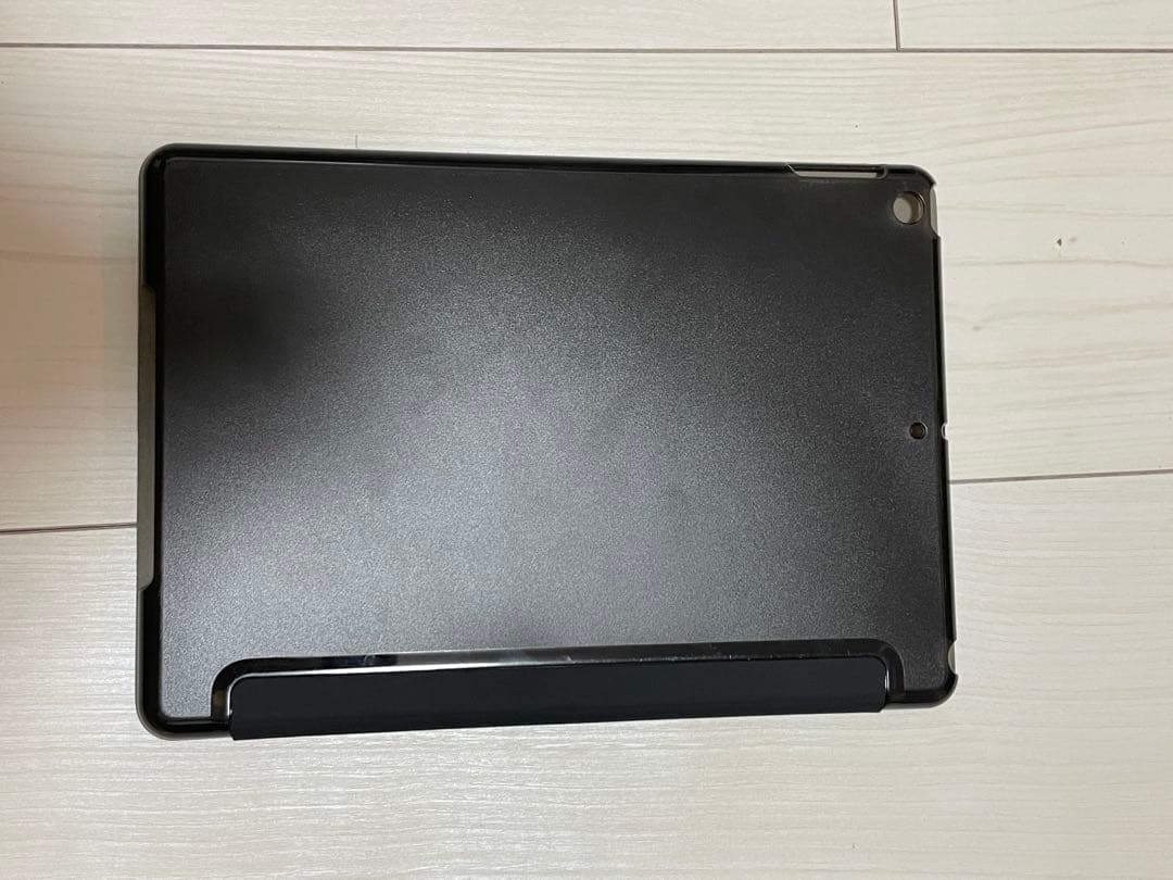 Apple iPad ブラック本体 カバー付き