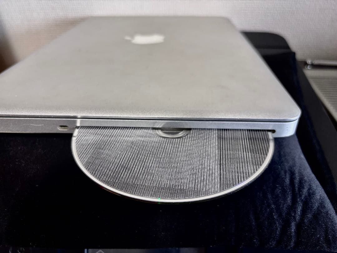 MacBook Pro i7 / 8GB / 1TB / 13インチ