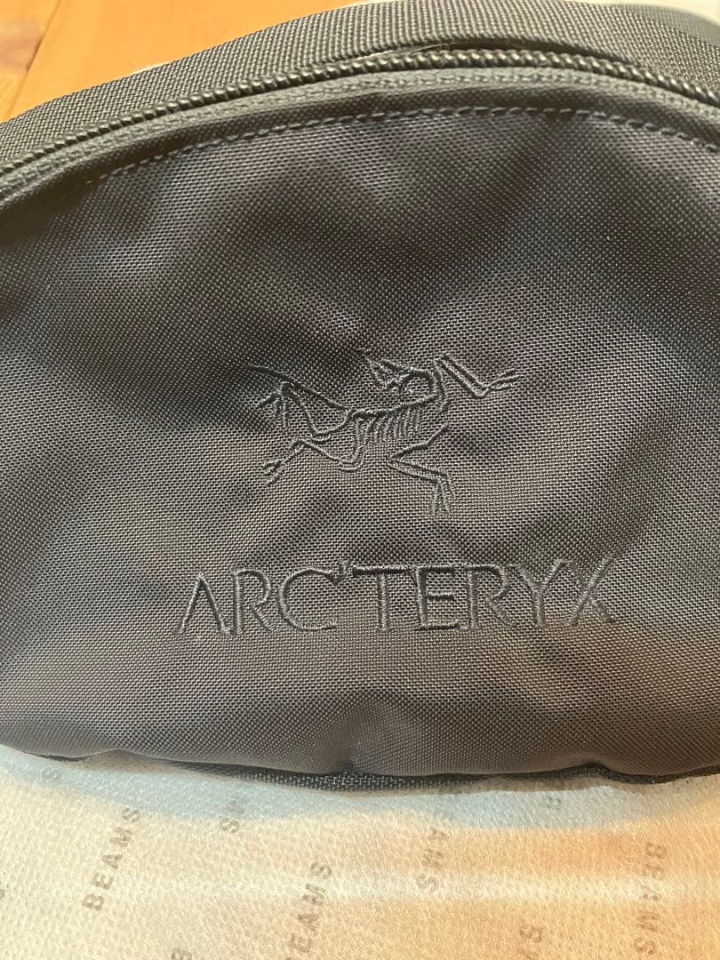 【未使用】アークテリクス×ビームス別注アーバンファニー廃盤ブラックゴールド